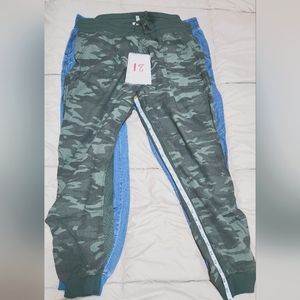 Lot of 2 Pairs Seven7 Utility Joggers Jean & Camo